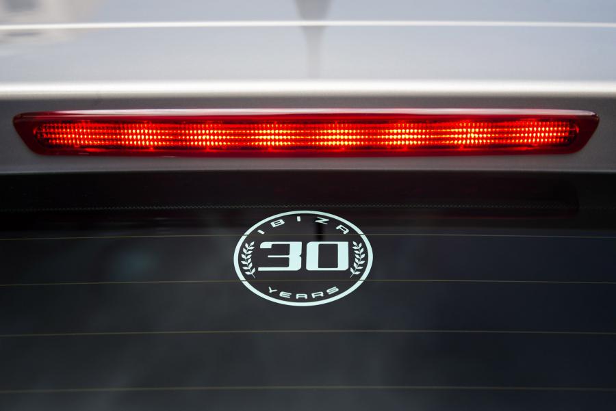  Seat Ibiza 30th Anniversary Limited Edition 2014 года  (фото 8 из 9)